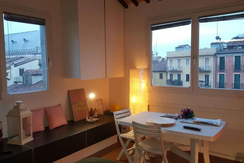 Apartment Enjoy - Mansarda Nel Cuore Di
