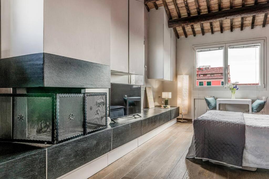 Apartment Enjoy - Mansarda Nel Cuore Di